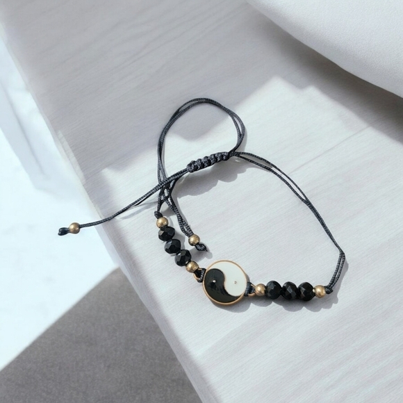 Black Ying Yang Beaded bracelet - Picture 1 of 1
